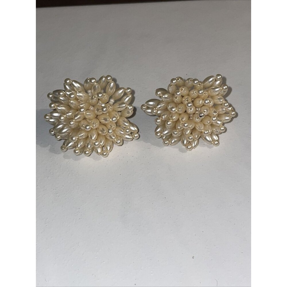 Beautiful Vintage Faux Pearl Seed Bead Offset Cluster Style Clip-On Earrings A79